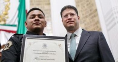 Congreso de la CDMX entrega medalla al mérito policial a 120 elementos; destacan reducción histórica de delitos