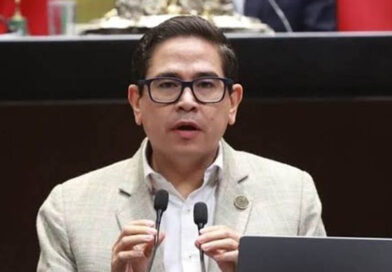 Morena se ensaña contra la juventud, asfixia presupuestos universitarios y bloquea sus becas de jóvenes construyendo el futuro; diputado tiende puentes con rectores